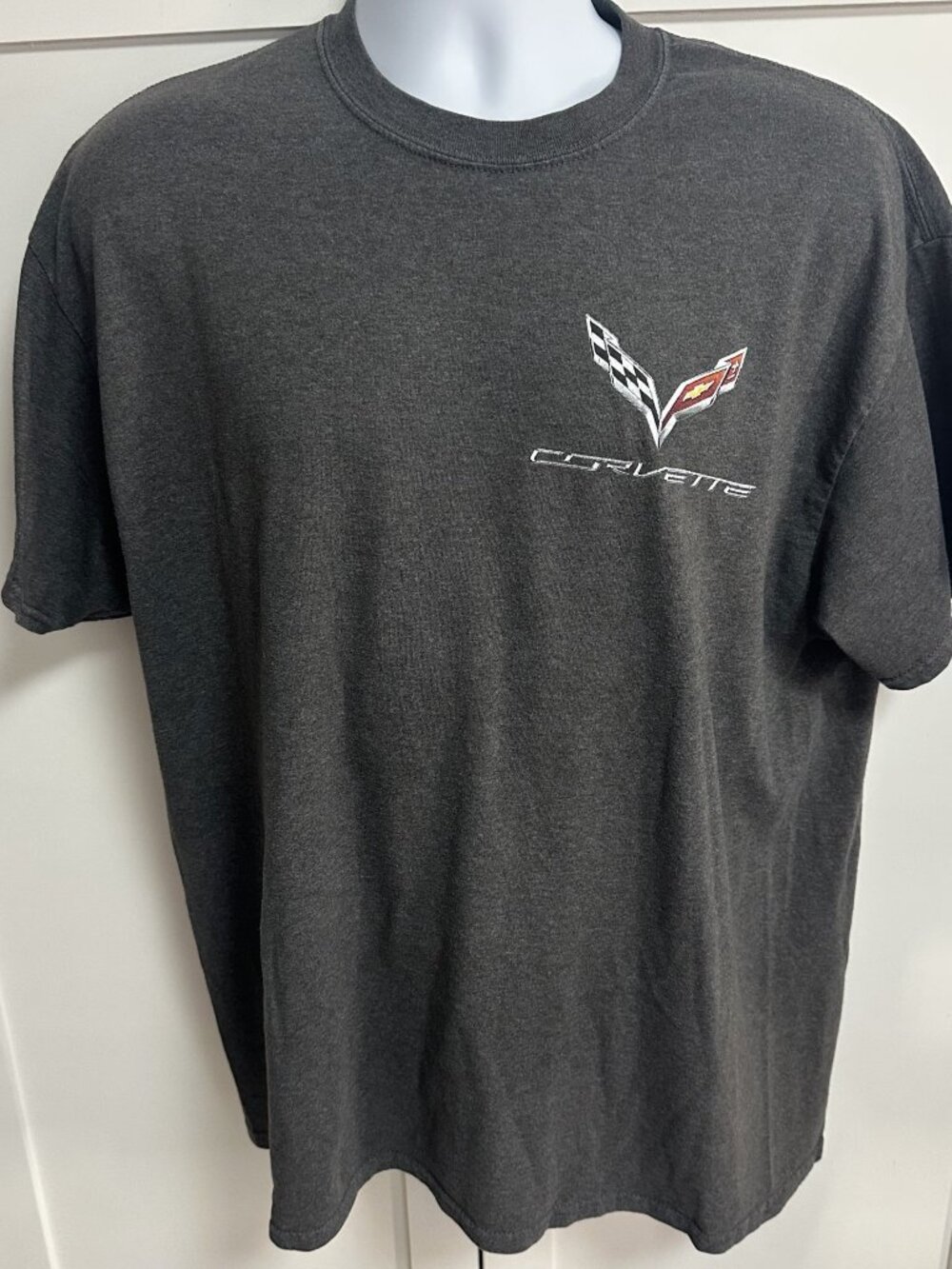 Chevrolet Corvette Men's Big Logo Tee Shirt XL Grey Classic Car Racing